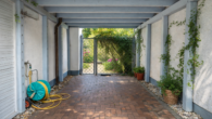 Carport - Raum für Visionen: Große & familienfreundliche Doppelhaushälfte mit Südgarten, Spa und Potenzial