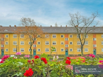 Bezugsfrei ab 01. März! Geräumige 3-Zimmer Wohnung mit Süd-Balkon in zentraler Adlershof-Lage, 12489 Berlin, Etagenwohnung