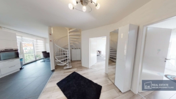 *BEZUGSFREIE* Maisonett-Dachgeschosswohnung in ruhiger Seitenstraße + KFZ-Stellplatz, 13403 Berlin, Dachgeschosswohnung