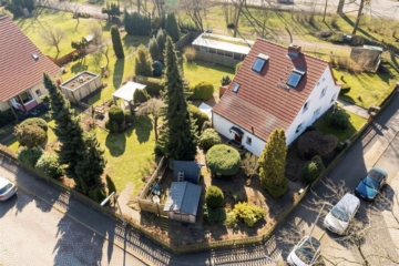 Familienfreundliche Doppelhaushälfte mit Garten und Entwicklungspotenzial in Berlin-Heiligensee, 13503 Berlin, Doppelhaushälfte