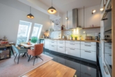 Wohnküche - Licht, Raum und Privatsphäre: hochwertige Dachgeschoss-Maisonettewohnung im Herzen Charlottenburgs